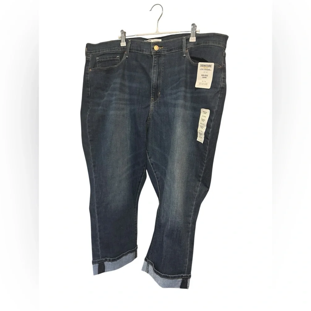 Signature by Levi Strauss Dark Blue Cropped Jeans - Picture 11 of 14